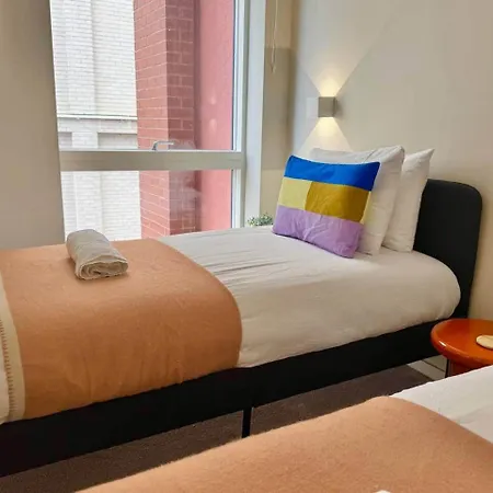 Boutique Centre Apartment, Balcony, Parking