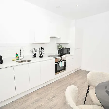 Spacious & Bright 1bed Nr Etihad Stadium Apartment Manchester