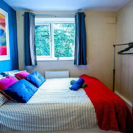 Stylish In Salford With Free Parking Манчестер