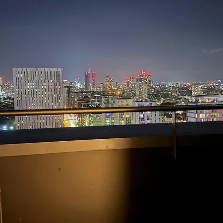 Panoramic Views Elegant 2br, 2 Min To Metro Manchester