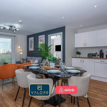 Apartment Luxury Waterfront 2br - Free Gym Access & Parking