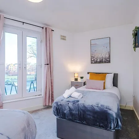 Appartamento Luxury 2 Bed Close To Coop Etihad And Centre