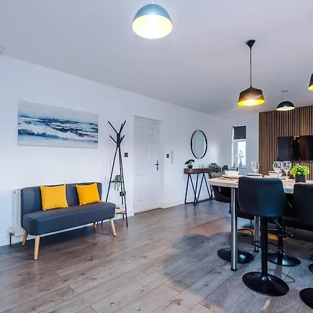 Appartamento Luxury 2 Bed Close To Coop Etihad And Centre *