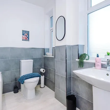 Appartamento Luxury 2 Bed Close To Coop Etihad And Centre