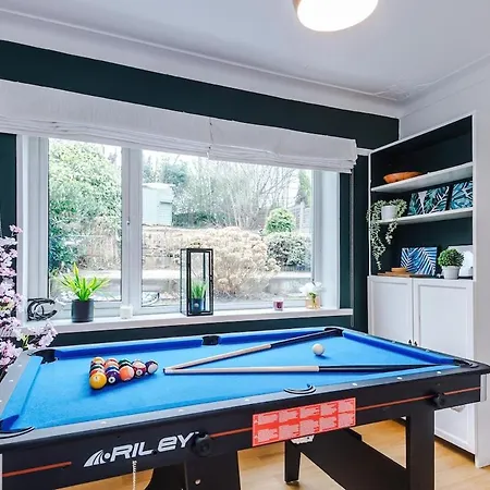 Stylish Home, Sleeps 7, Pool Table, Free Parking, Free Wi-fi, Full Kitchen, Perfect For Groups Apartamento Manchester
