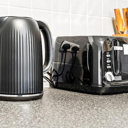 Comfortable 4 Bed - Free Parking & Fast Wifi Apartamento Denton (Tameside)