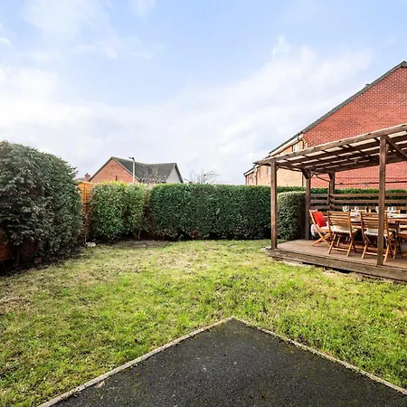 Stylish 3br - Sleeps 7 - 15 Min To Centre, Parking Garden & Fast Wi-fi