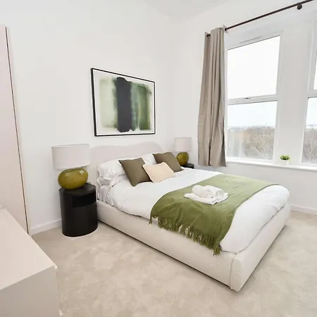Spacious & Bright 1bed Nr Etihad Stadium * Μάντσεστερ
