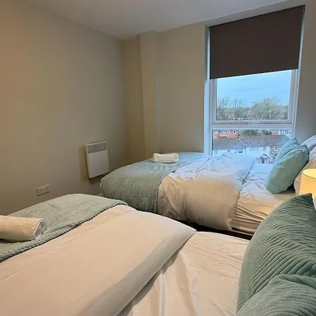 Luxury 5 Bed Centre Apartment