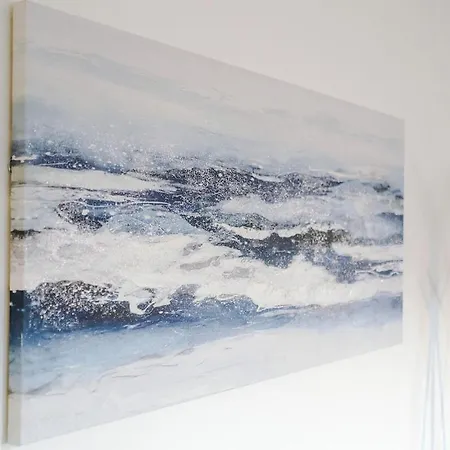 Luxury 2 Bed Close To Coop Etihad And Centre