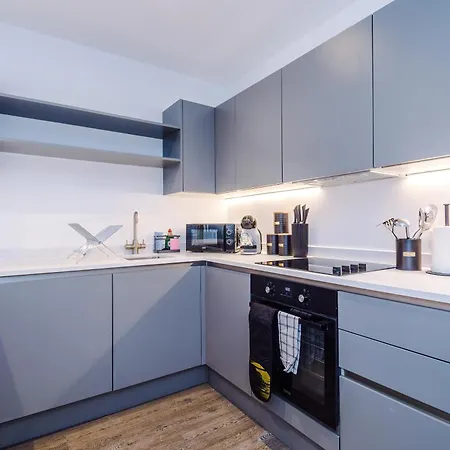 Stylish 1br Near Centre, Salford Appartement *