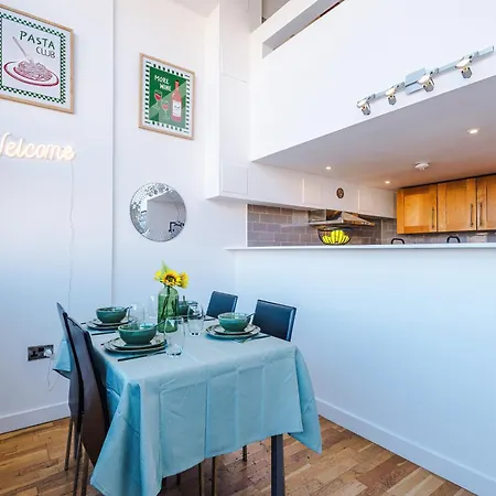 Appartamento Modern 2br Flat For 4 Full Kitchen *