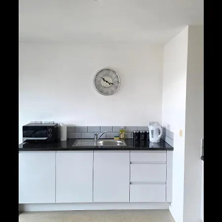 2 Bed 2 Bath Apartment,500 Meter's From Deansgate Close To Ao Arena * Manchester