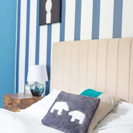 Charming 2-bed In M16 Apartment