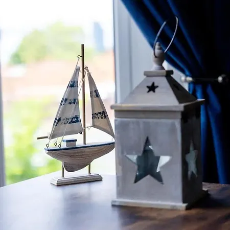 Charming 2-bed In M16 Apartment Manchester