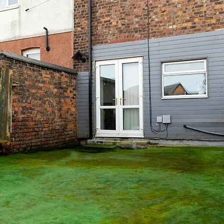 Lägenhet Free Parking, Large House For Contractors & Families, Sleeps 6, 15mins To Centre Manchester