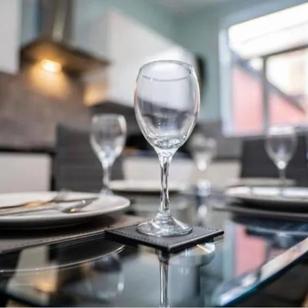 Family-friendly Two-bedroom Near Stadium Apartmán