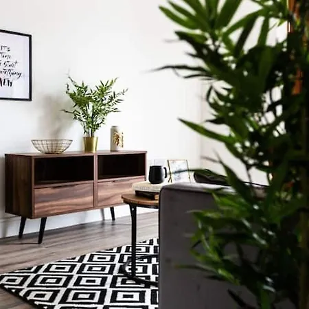 Staycay - Modern 1-bed In Centre דירה *