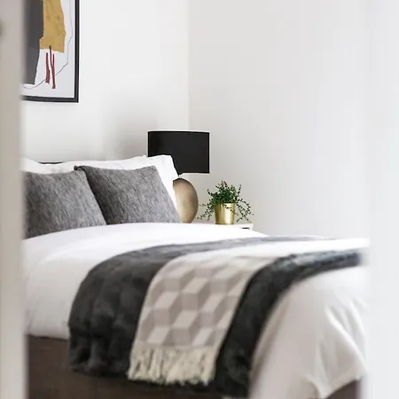 Staycay - Modern 1-bed In Centre דירה *