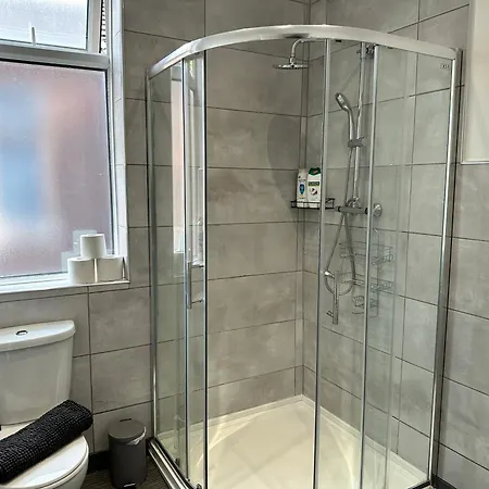 Сasa de vacaciones Daisybank Co-living - Private Self-cater *