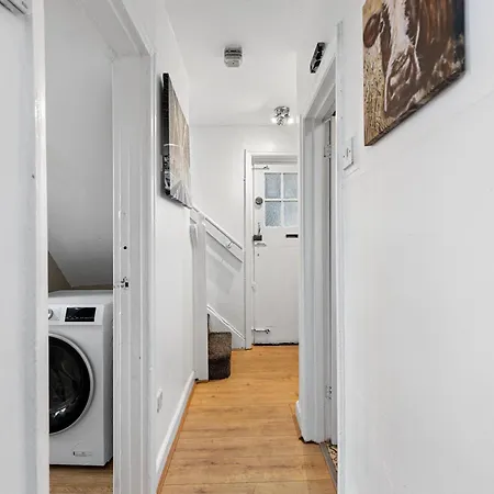 Comfy Bedroom Getaway בית נופש