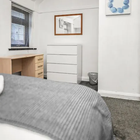 Family-friendly With Free Parking And Workspace