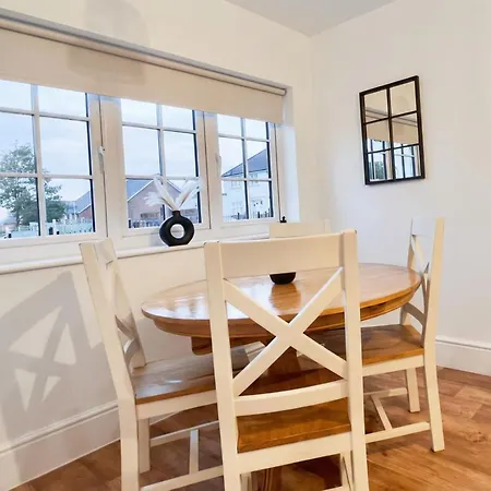 Spacious 4-bedroom In Moston, * Manchester