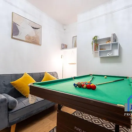 Modern Townhouse-free Parking-game Room-w-ifi Nyaraló *