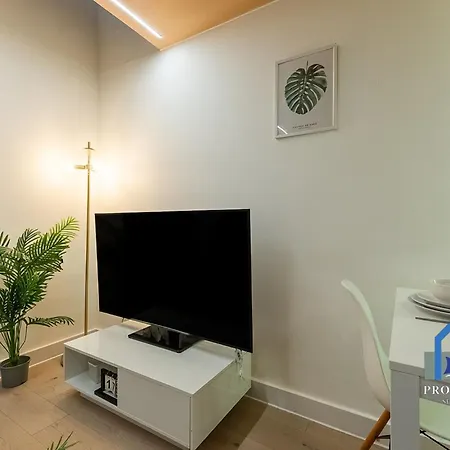 Sky Duplex-balcony-roof Terrace-parking Daire Manchester