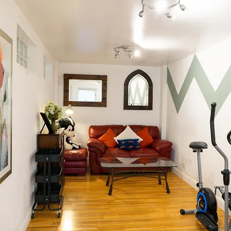 5-bed House M13