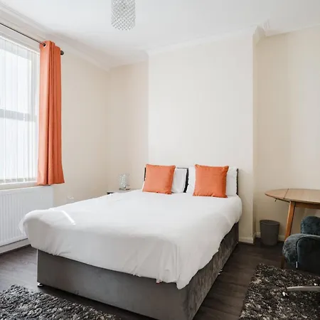 6-bed Holiday home