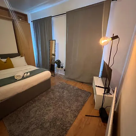 Grey Homes, Private Near Piccadilly Station 15 Mins Habitación en casa particular *