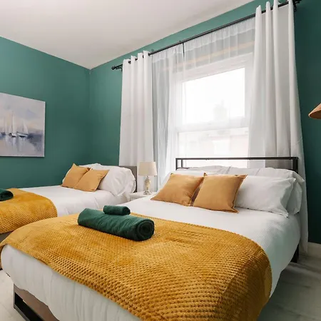 2br Cozy Retreat - Pool Table - Wifi - Sleeps 7 בית נופש מנצ'סטר