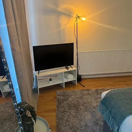 Stylish Private In Near Transport Links