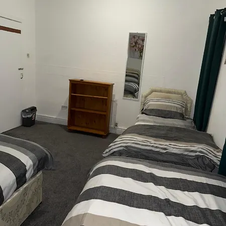 Comfortable Triple Near Center