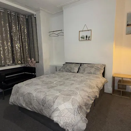 Comfortable Near Centre Privatunterkunft *