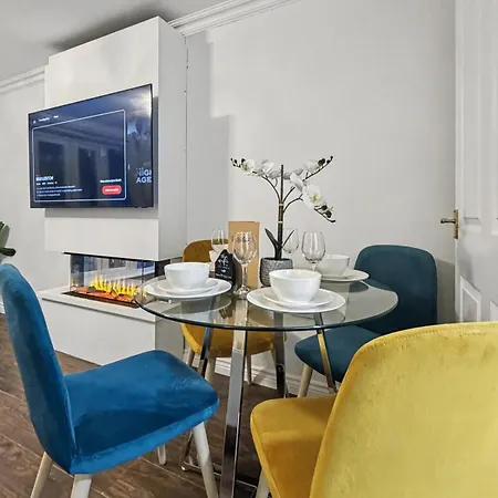 Casa vacanze Entire Sleeps 5 Guest 5 Mins Frommcr