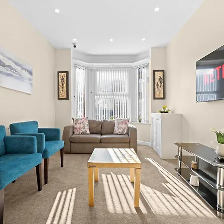 Three Bedroom House By Brookland Serviced Short Lets With Free Wifi Μάντσεστερ