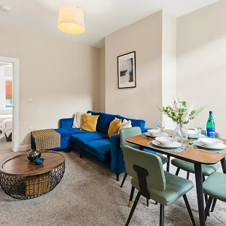 Prázdninový dům Home, Sleeps 6, Contractor Friendly, Free Parking