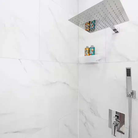 Σπίτι διακοπών Spacious Home, Contractor Stay, Prime Location Μάντσεστερ
