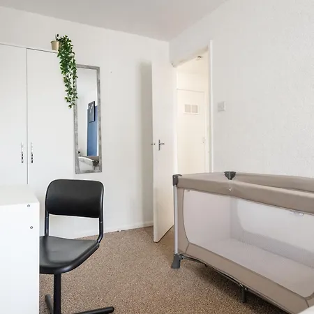 E-oasis- Etihad-coop Live-free Parking-pool Table Semesterbostad *