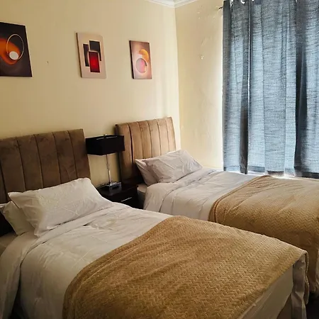 Pensjonat Contractors And Tourists Friendly In Salford