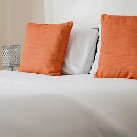 6-bed Holiday home Manchester