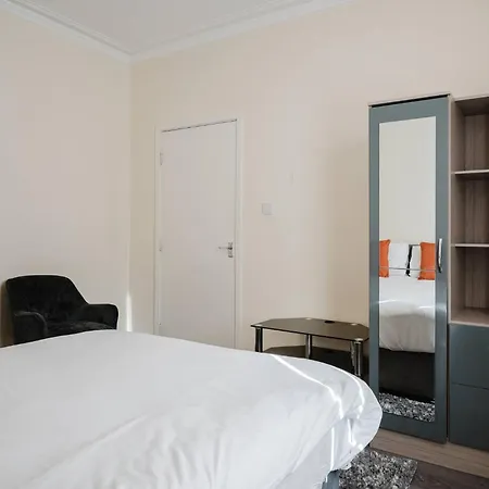 Holiday home 6-bed Manchester