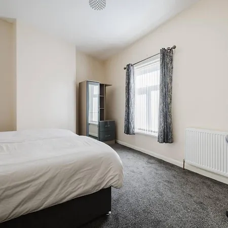 6-bed Holiday home *