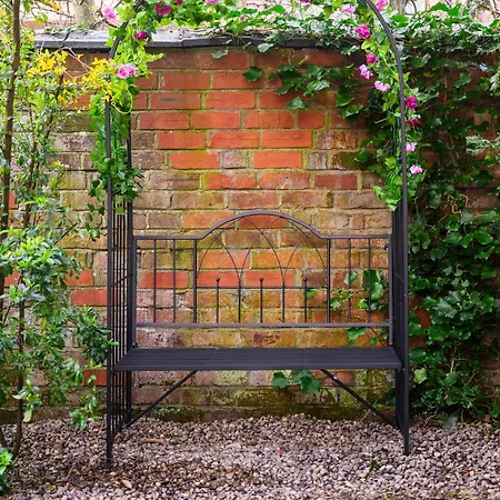 Luxury 5 Bed 10 Min To Airport Sleeps 14 *