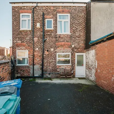 6-bed Manchester