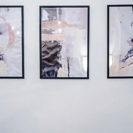 Oldtrafford - Sleeps 6 - Free Parking - Free Wifi 맨체스터