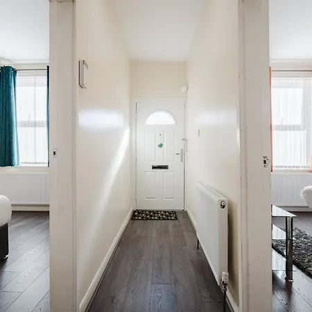 6-bed Holiday home *