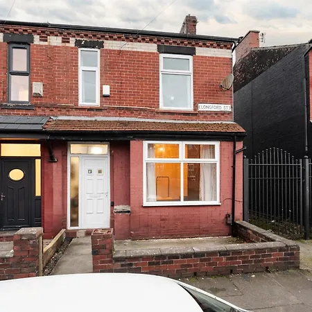 Spacious 4br Near Etihad - Free Parking - 5 Min Train Station مانشستر